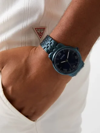 Analoge Uhr aus Edelstahl