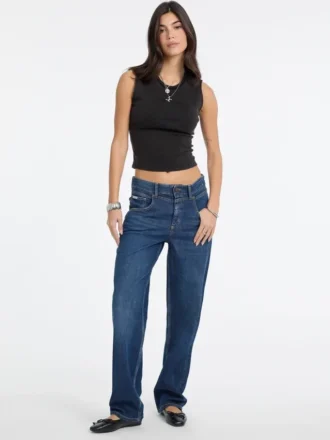 Boyfriend-Jeans mit Front-Yoke