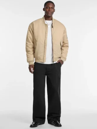 Chino-Hose mit weitem Bein