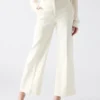 Naomi-Jeanshose mit weitem Bein Naomi-Jeanshose mit weitem Bein